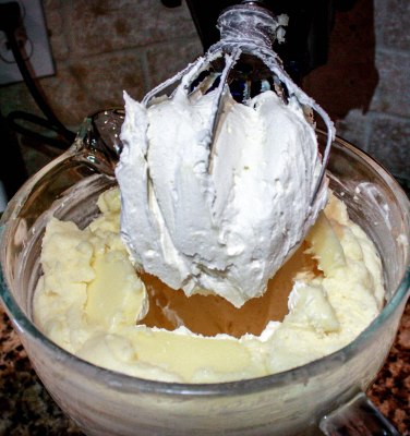 White Chocolate Strawberry Cupcakes-1001