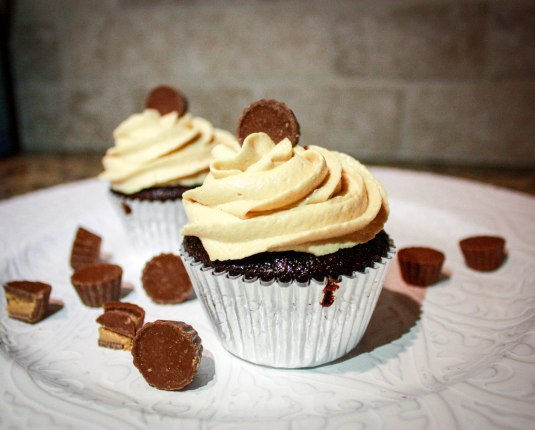 Reese's Peanut Butter Cupcakes-4